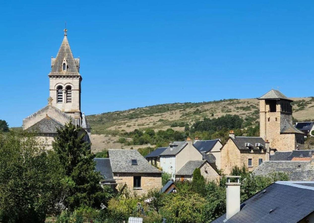 Le Gite De La Vieille Eglise De Coussergues 외부 사진
